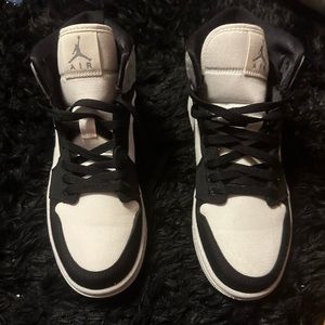 Air Jordan 1 Mid SE